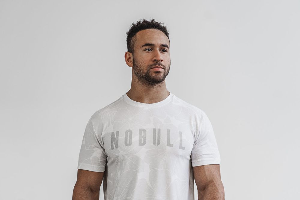 NOBULL Men's Tee - White Hibiscus - Ireland (6921FMGVD)